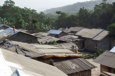 FOTO: Dampak Erupsi Gunung Lewotobi Laki-Laki, Puluhan Penerbangan di Bali Dibatalkan