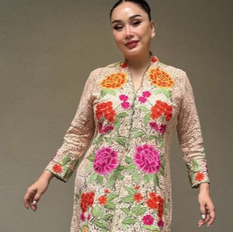 5 Potret Cantik Stephanie Poetri Berkebaya saat Dinikahi Asher di Los Angeles, Tak Pakai Cincin Karena Phobia
