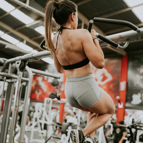 ilustrasi otot kaki dan glutes