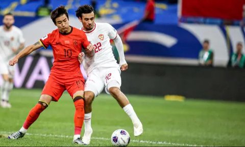 Kolase - Pemain Timnas China (Bola.com/Adreanus Titus)