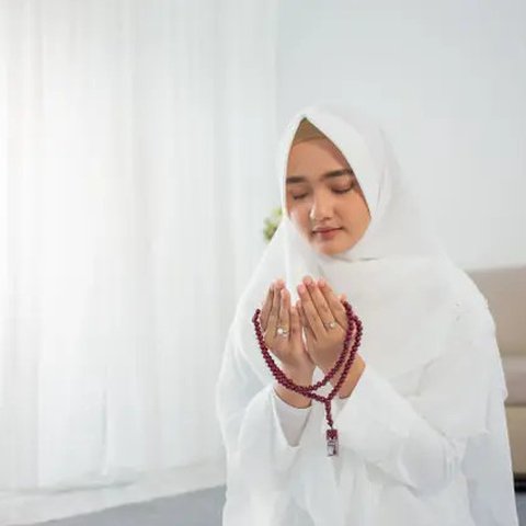 Model Kebaya Modern Brokat Hijab by Meta AI