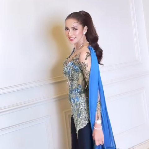 5 Potret Stunning Olla Ramlan Hadir di Ngunduh Mantu Al Ghazali, Tanpa Hijab - Tenteng Tas Hermes Mahal