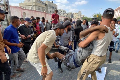 Sedikitnya  63 warga Gaza Palestina tewas dan 200 lainnya luka-luka setelah aksi penembakan yang dilakukan militer Israel di Khan Younis, Gaza, Selasa, (17/06/2025).
