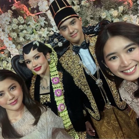 5 Potret Ngunduh Mantu Al Ghazali dan Alyssa Daguise, Megah dengan Tema Kerajaan Jawa - Dihadiri Banyak Artis