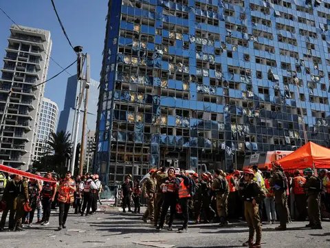 Gedung bursa efek di Tel Aviv dihantam rudal Iran pada Kamis (19/6).