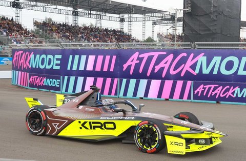 Pembalap Cupra Kiro, Dan Ticktum pada Formula E Jakarta 2025, Sabtu (21/6/2025) sore WIB