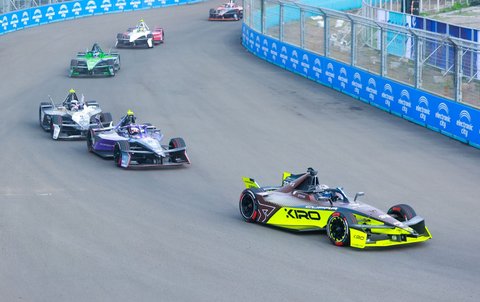 Pembalap Cupra Kiro, Dan Ticktum pada Formula E Jakarta 2025, Sabtu (21/6/2025) sore WIB