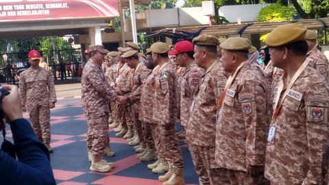 kepala daerah pakai baju ipdn