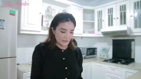 Ingat Kiki Amalia? 6 Potret Dapurnya Usai Jadi Istri Pengusaha Batu Bara, Mungil Tak Banyak Perabotan