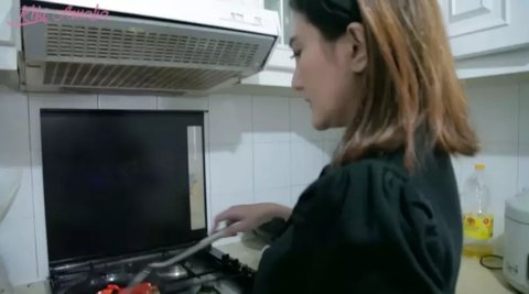 Ingat Kiki Amalia? 6 Potret Dapurnya Usai Jadi Istri Pengusaha Batu Bara, Mungil Tak Banyak Perabotan