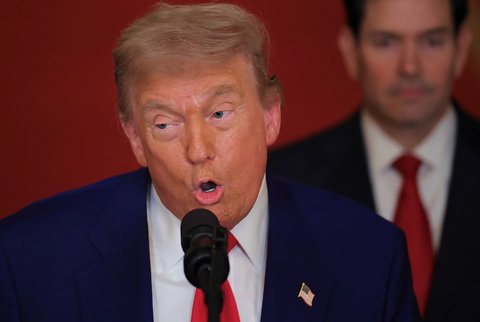 Presiden AS Donald Trump bersama Wakil Presiden JD Vance, Menteri Luar Negeri Marco Rubio, dan Menteri Pertahanan Pete Hegseth saat konpers di Gedung Putih di Washington, AS, Sabtu, (21/06/2025