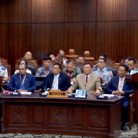 Menkum & Menhan di MK gelar sidang lanjutan uji formal UU TNI