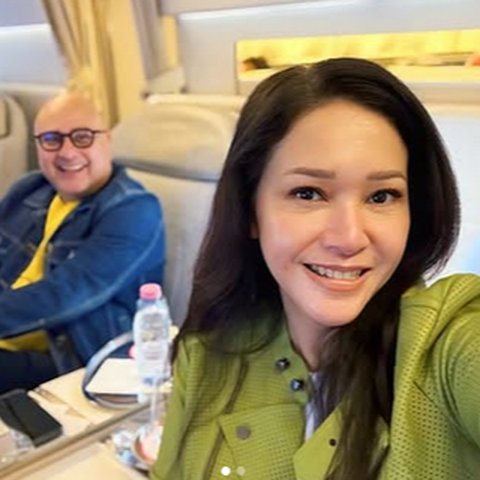 Potret Maia Estianty Langsung Terbang ke Eropa Bareng Irwan Mussry, Batal Dampingi Ahmad Dhani di Ngunduh Mantu?