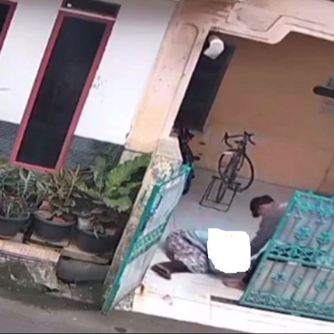 Anak aniaya ibu kandung di Bekasi