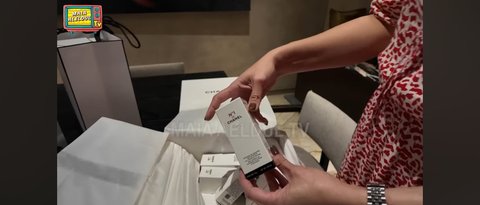Melihat Hadiah Seserahan dari Irwan Murssy untuk Alyssa Daguise