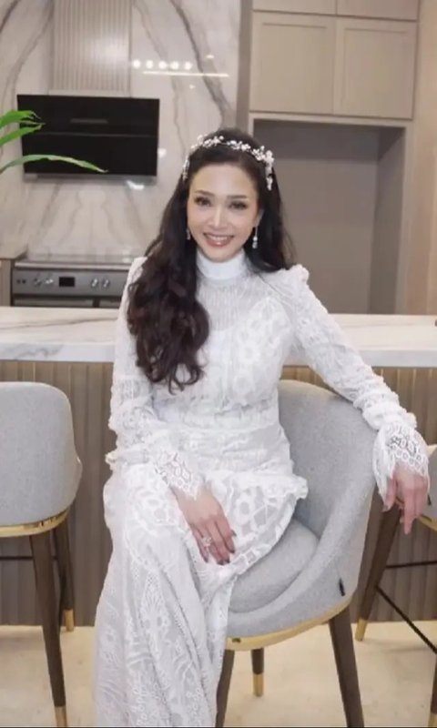 Koleksi Dress Indah Maia Estianty
