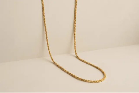 Model Kalung Rantai Emas Panjang