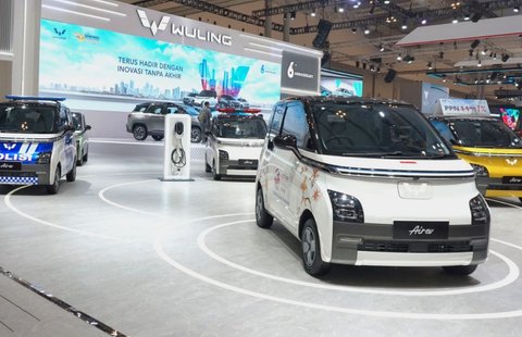 Wuling mempersembahkan tiga varian Air ev dengan desain yang telah dimodifikasi untuk menarik perhatian pengunjung GIIAS 2023.