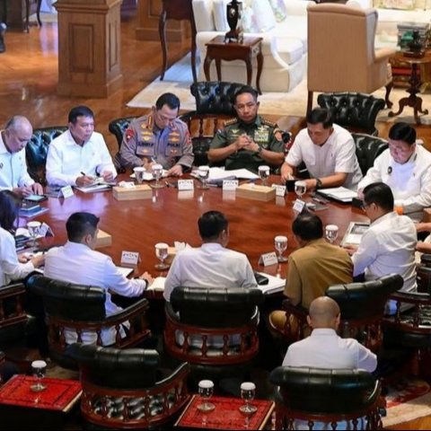 Potret Wajah Menteri saat Dikumpulkan Prabowo Rapat Dadakan di Tengah Perang Israel Vs Iran