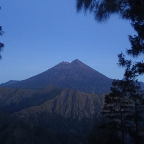 <p>Respons Kemenpar Soal Pendaki Brasil Jatuh di Gunung Rinjani yang Terpantau dalam Kondisi Tidak Bergerak.&nbsp; foto: dok. Kemenpar</p>