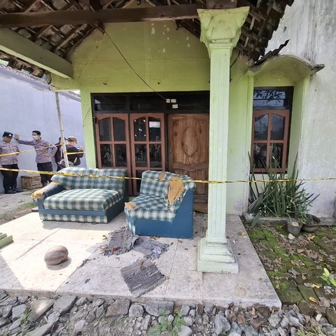 jasad suami disimpan istri