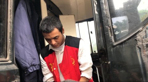 Penampilan Baru Vadel Jelang Sidang Kasus Pelecehan Anak Nikita Mirzani