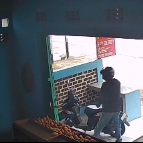 aksi heroik wanita gagalkan pencurian motor