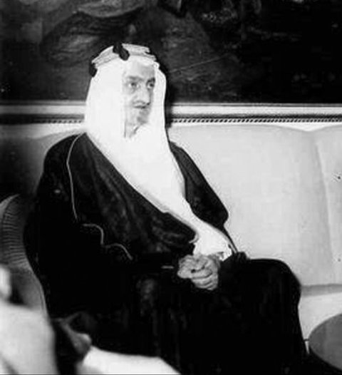 Raja Faisal berkunjung ke Indonesia 47 tahun sebelum Raja Salman. (Soeharto.co)