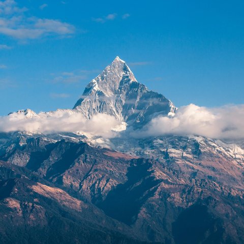 Ilustrasi gunung. (Foto oleh Pixabay: https://www.pexels.com/id-id/foto/gunung-abu-abu-dan-coklat-417173/)
