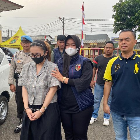 ibu muda buang bayi