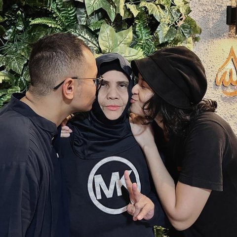 Potret Mita The Virgin Habiskan Waktu Bersama Sang Ibunda Sebelum Meninggal, Kini Tinggal Kenangan