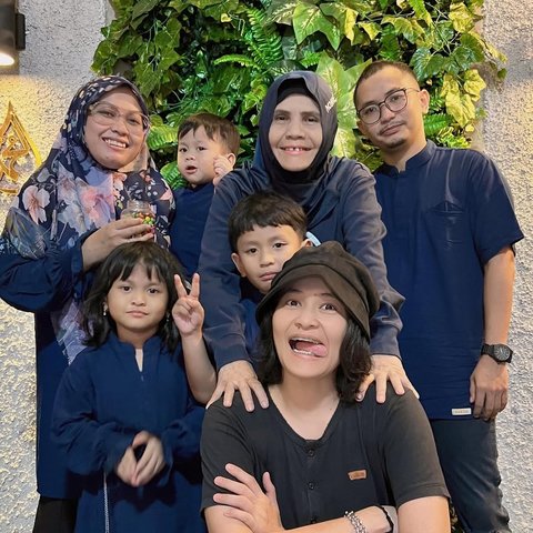 Potret Mita The Virgin Habiskan Waktu Bersama Sang Ibunda Sebelum Meninggal, Kini Tinggal Kenangan