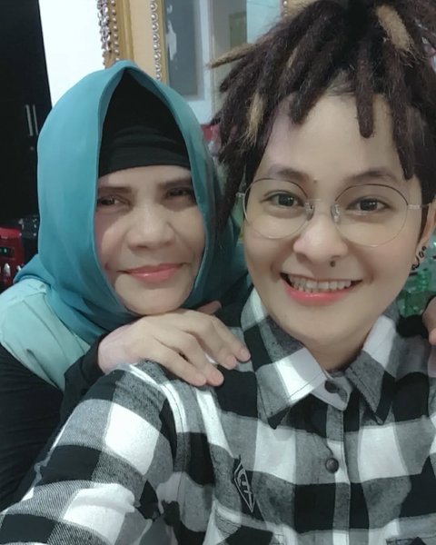 Potret Mita The Virgin Habiskan Waktu Bersama Sang Ibunda Sebelum Meninggal, Kini Tinggal Kenangan