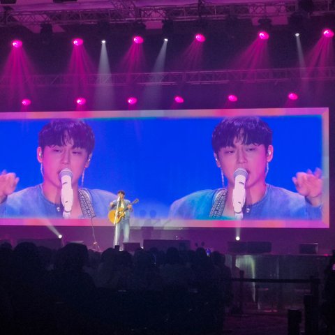 5 Potret Seru Fanmeeting Lee Do Hyun di Jakarta, Main Badminton Hingga Blusukan Beri Boneka Untuk Satu Penggemar