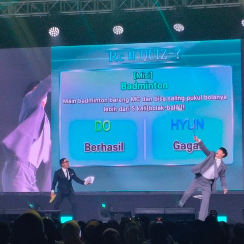 5 Potret Seru Fanmeeting Lee Do Hyun di Jakarta, Main Badminton Hingga Blusukan Beri Boneka Untuk Satu Penggemar