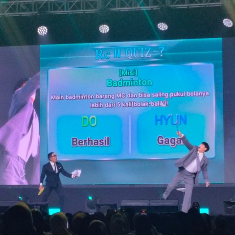 5 Potret Seru Fanmeeting Lee Do Hyun di Jakarta, Main Badminton Hingga Blusukan Beri Boneka Untuk Satu Penggemar