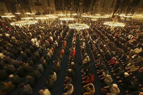 Pengusaha yang Tahan Ijazah Datangi Rumah Wakil Wali Kota Surabaya