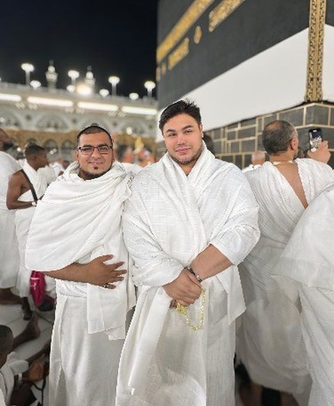 Ivan Gunawan Bertemu Keturunan Rasulullah di Masjidil Haram, Salat Subuh Bareng Sampai Minta Didoakan