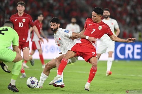 FIFA menjatuhkan sanksi denda Rp400 juta dan pengurangan jumlah penonton kepada PSSI akibat perilaku diskriminatif suporter Indonesia saat melawan Bahrain di Kualifikasi Piala Dunia 2026.