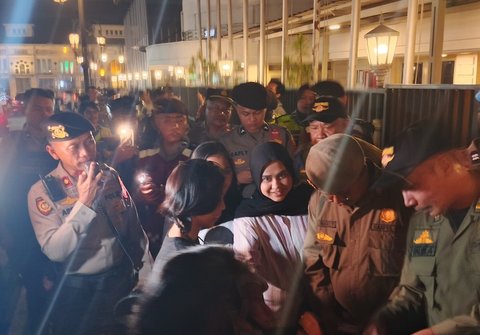 Sosialisasi Jam Malam di Bandung