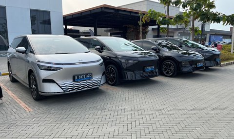 Koleksi produk Xpeng X9 dan G6.