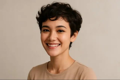 Ilustrasi Potongan Rambut Pendek Keriting Mengembang