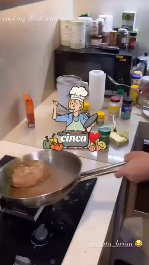 5 Potret Dapur Cinta Brian yang Simple dan Fungsional, Pacar Gisel Ternyata Hobi Banget Masak