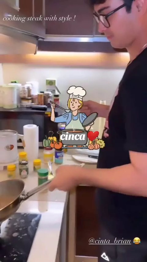 5 Potret Dapur Cinta Brian yang Simple dan Fungsional, Pacar Gisel Ternyata Hobi Banget Masak