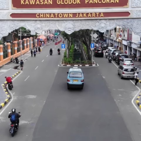 Dulu para pendatang asal Cina banyak dipekerjakan Belanda sebagai tim ahli sampai tenaga pengakut tinja.
