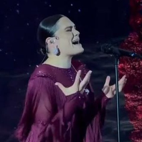 Potret Jessie J Manggung di Resepsi Pernikahan Crazy Rich Indonesia