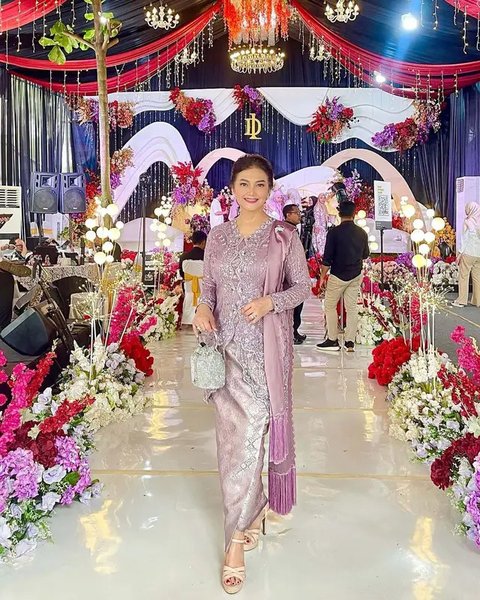 Inspirasi Outfit Kondangan Ala Bella Saphira