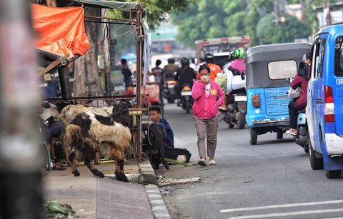 FOTO: Trotoar Yang Berubah Fungsi di Ibukota Jakarta