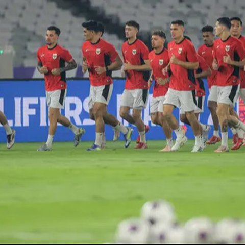 Official training Timnas Indonesia jelang pertandingan melawan China di SUGBK, Jakarta, Rabu (4-6-2025). (Bola.com/Bagaskara Lazuardi)