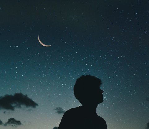 Kata-kata romantis bulan dan bintang yang menyentuh hati.